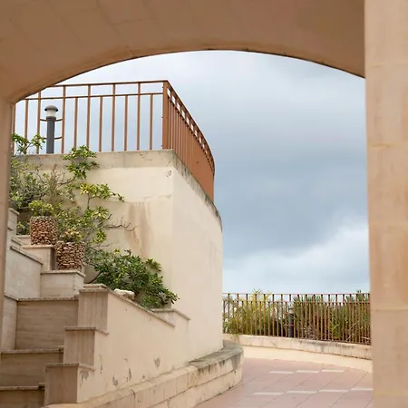 Fun For The Family! Villa Żebbieħ